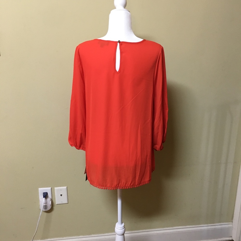 Blouse - Picture 2 of 8